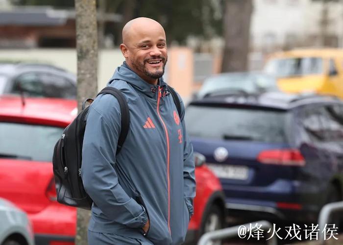 戴维斯即将复出,穆西亚拉预计明年初回归——《图片报 戴维斯即将复出,穆西亚拉预计明年初回归——《图片报